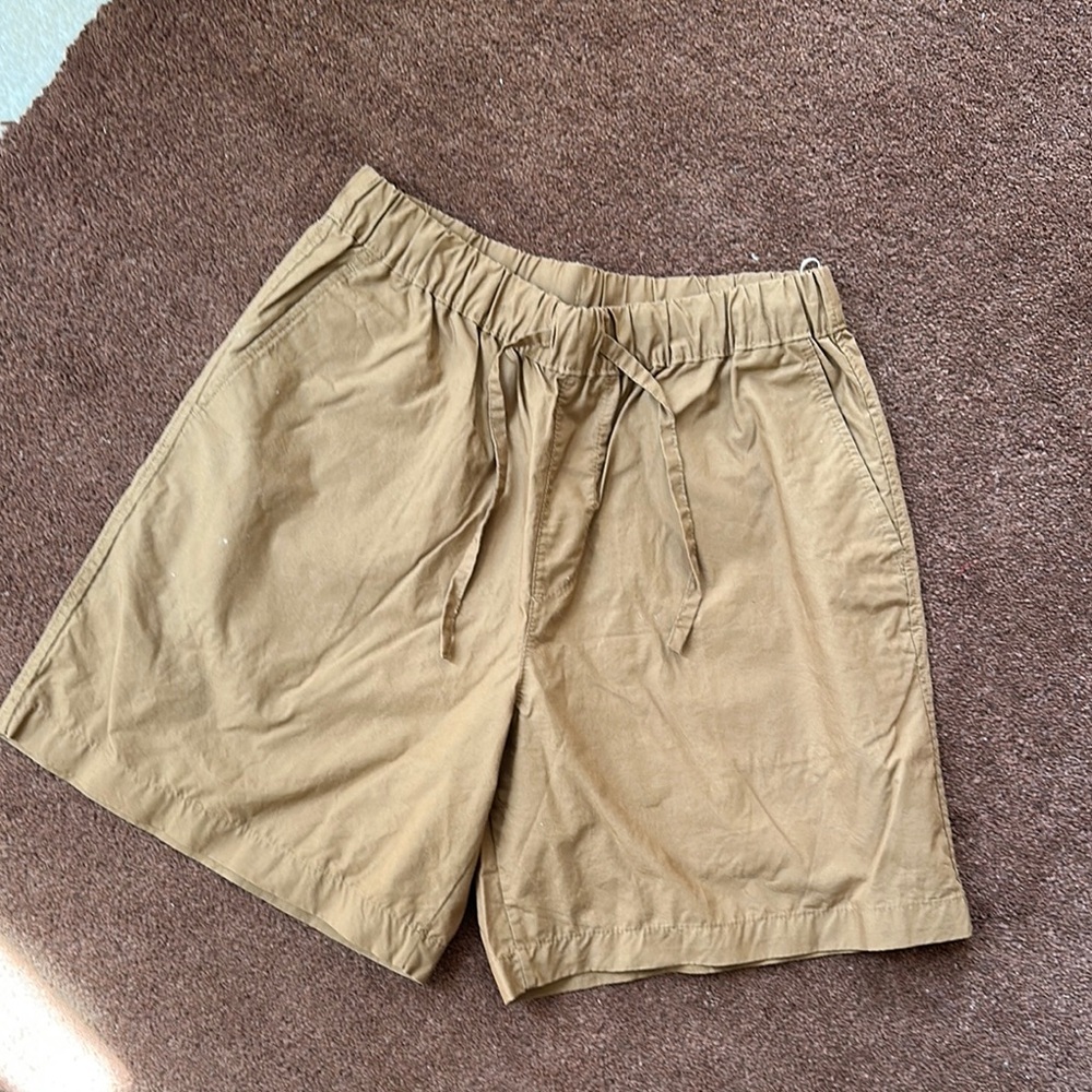 Uniqlo cotton shorts size S color tan